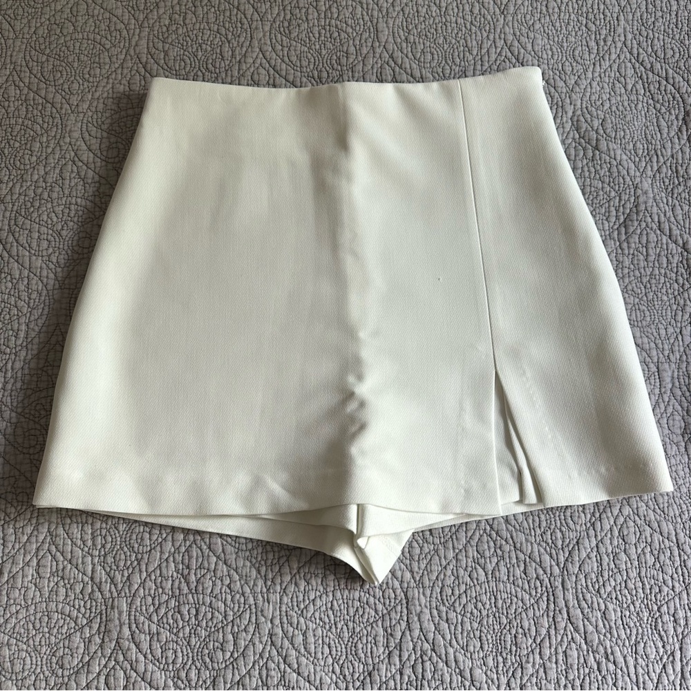 Zara White/Cream Women's Skort